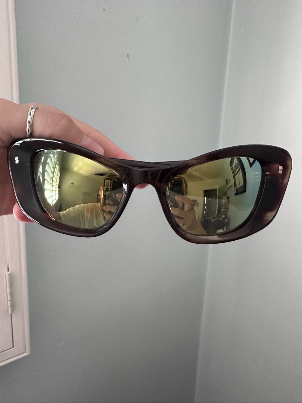 Dsquared2 Brown Cat-Eye Sunglasses with Tinted Lenses